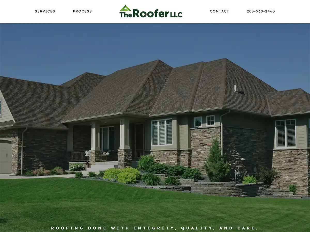 The Roofer llc logo